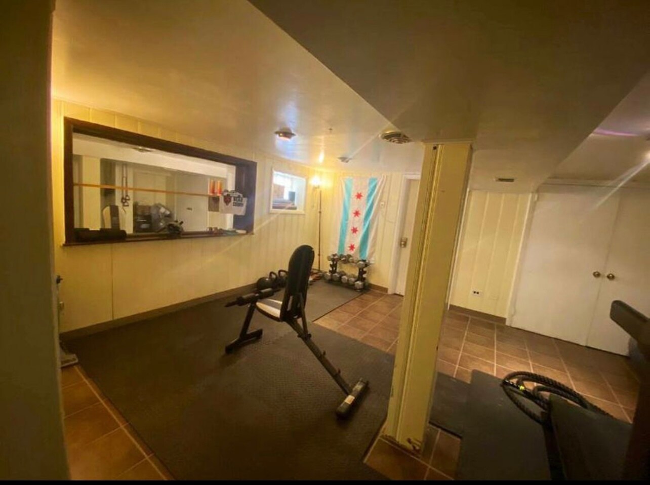 Building Photo - 3719 N Newcastle Ave