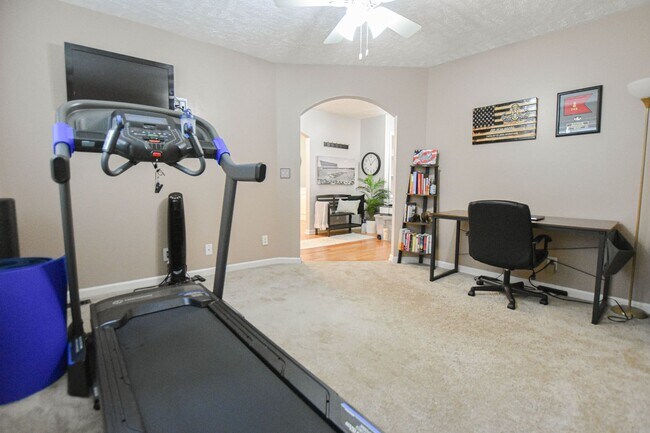Building Photo - Pet Friendly in Sango!
