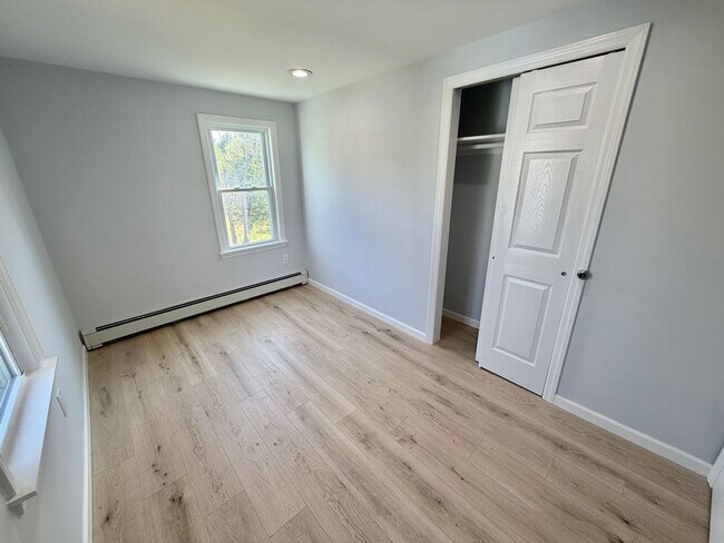 Building Photo - FOR RENT: Charming Remodeled Arts & Crafts Home in Monticello