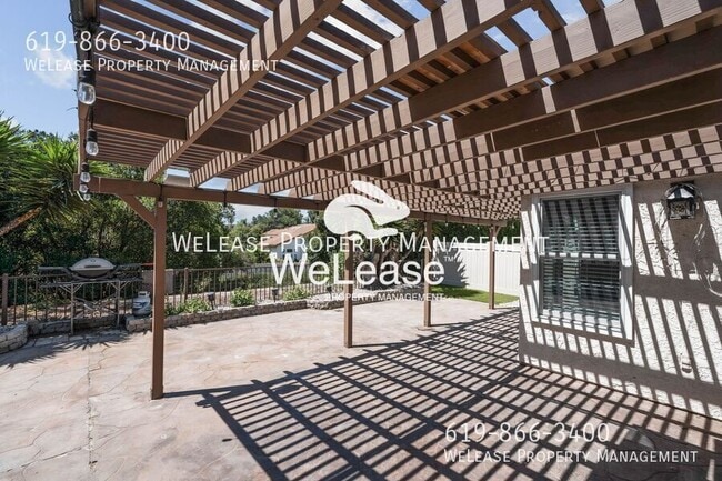Building Photo - 15147 Avenida Rorras