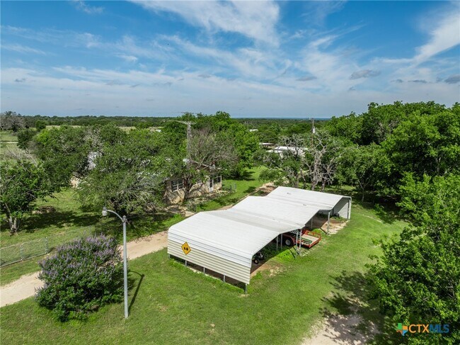 Building Photo - 199 Apache Springs Rd