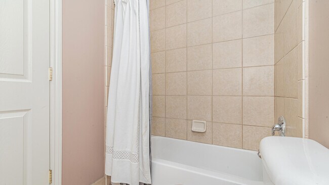 Building Photo - 45605 Graystone Ln