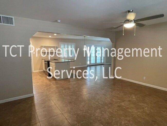 Building Photo - Beautifully Landscaped 3 Bedroom Home in Tempe!