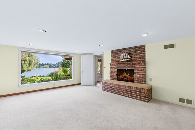 Building Photo - Charming 1 bed, 1 bath overlooking Lake Ballinger in Edmonds Bottom Floor Of Duplex $2350/mo.