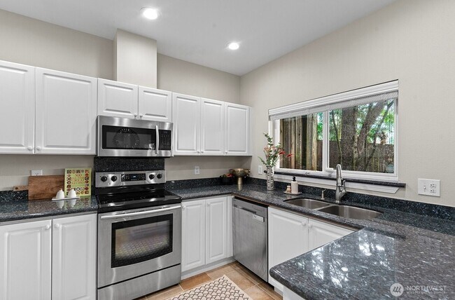 Building Photo - 401 S 51st Ct