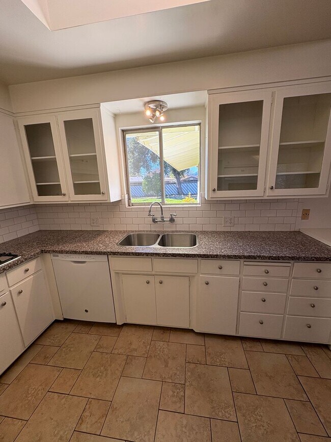 Building Photo - FOR LEASE: 3 Bed / 3 Bath + Family Room Home – Ojai, CA