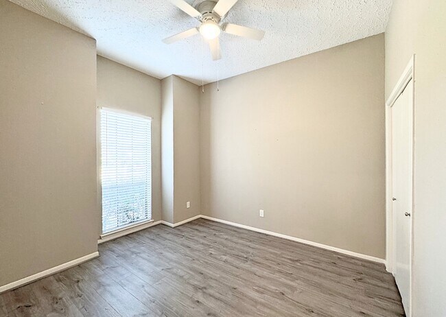 Building Photo - 2011 Echo Ridge