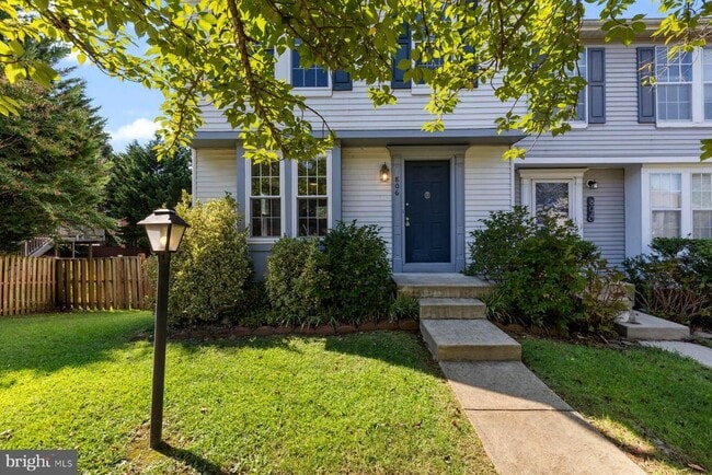 Building Photo - 806 Lilac Ct
