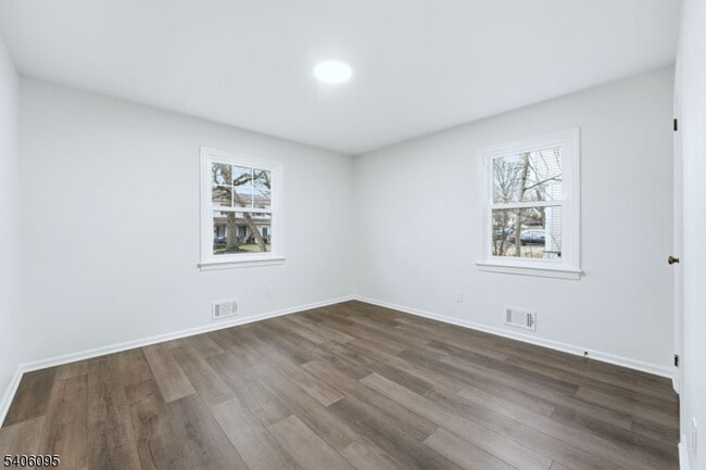 Building Photo - 46 Glenwood Ave