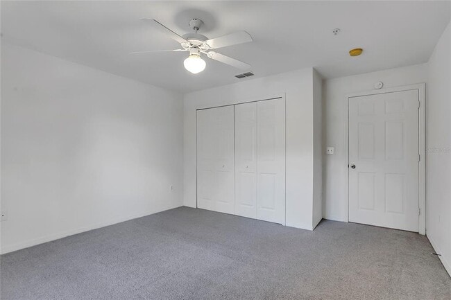 Building Photo - 5467 Vineland Rd