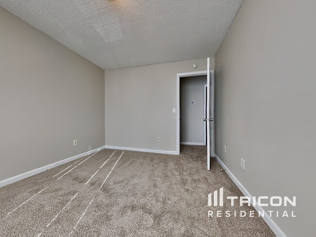 Building Photo - 1619 Spring Hill Ct