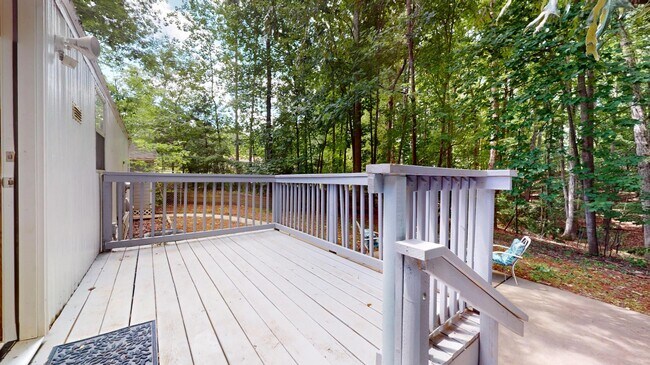 Building Photo - 4120 Glenola Dr