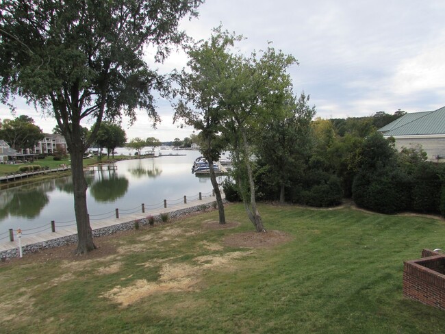 Building Photo - Harborside Lake Norman