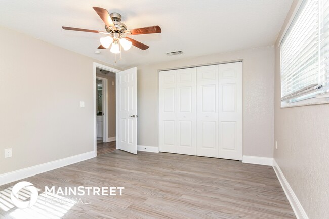 Building Photo - 7241 Fairfax Dr
