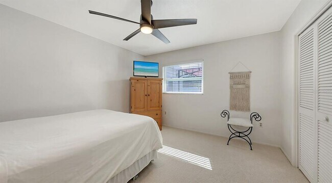 Building Photo - 6717 Roxbury Dr