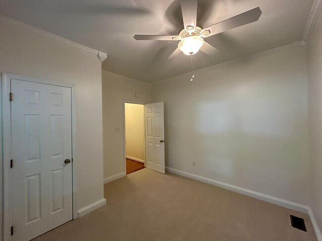 Building Photo - Rare Single-Level Ranch in Midlothian – 1,999 Sq Ft, 4BR/2.5BA with 1-Car Garage | St. James Woods