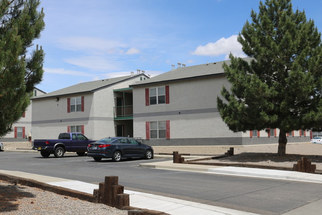 Eaton Village Apartments, 2550 E 16th St Farmington, NM, 87401-7612 - Eaton Village