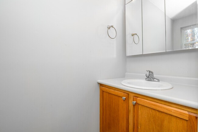 Building Photo - 3 Periwinkle Ln