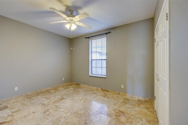 Building Photo - 809 Castle Ridge Rd
