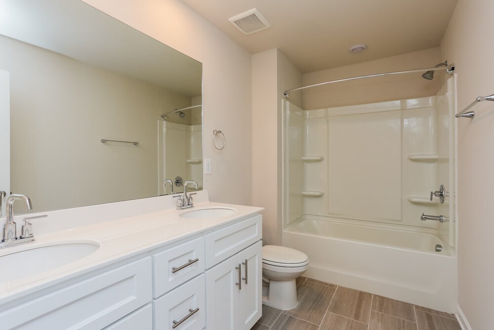 Building Photo - 5833 Hackberry Ln