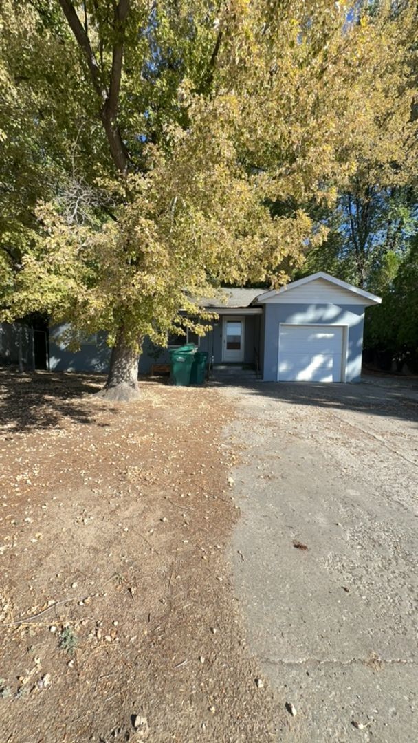 Building Photo - 2 bed 1 bath Aztec NM