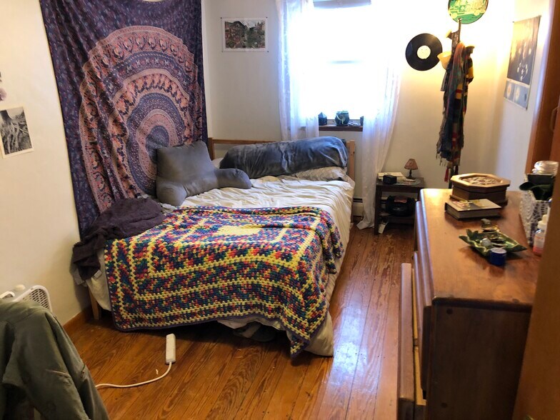 Bedroom #3 - 57 Shannon St
