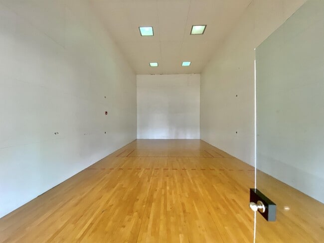 Building Photo - 1840 Florida Club Cir