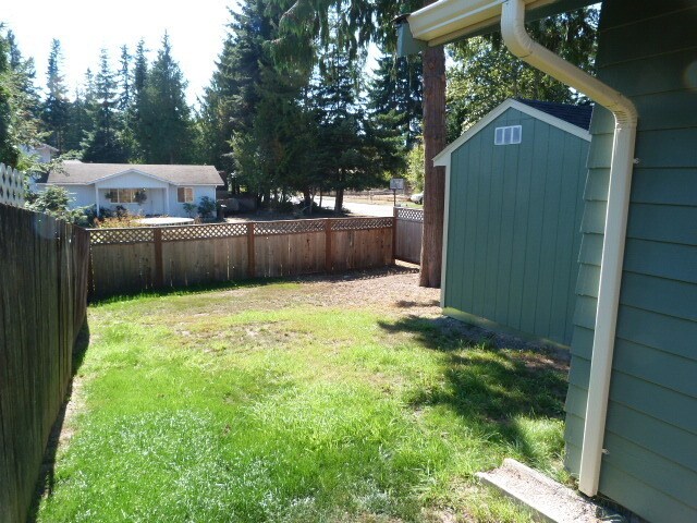 Building Photo - APPLICATION PENDING - Updated Rambler