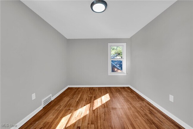 Building Photo - 21550 Miller Ave