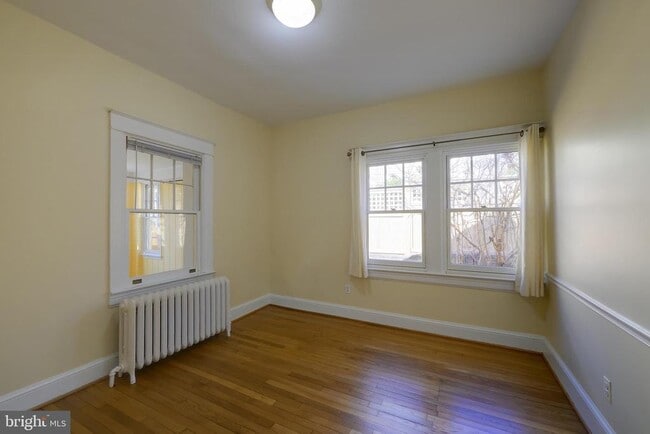 Building Photo - 5717 Chevy Chase Pkwy NW