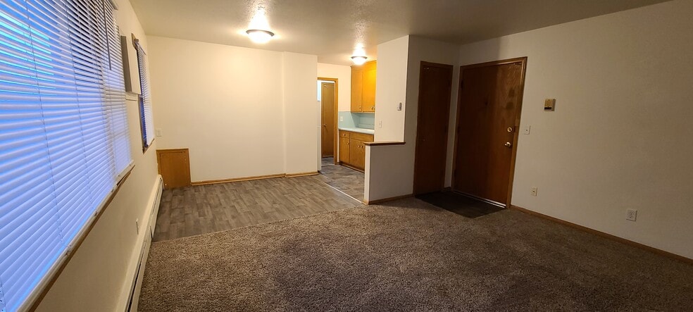 Building Photo - 4715 University Ave NE