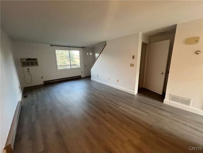 Building Photo - 47 W Utica St