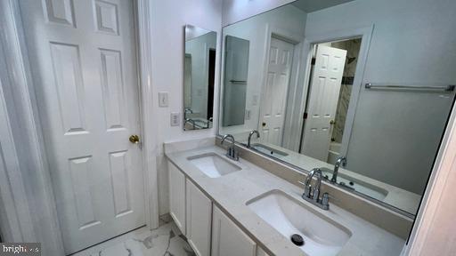 Building Photo - 6628 Byrns Pl