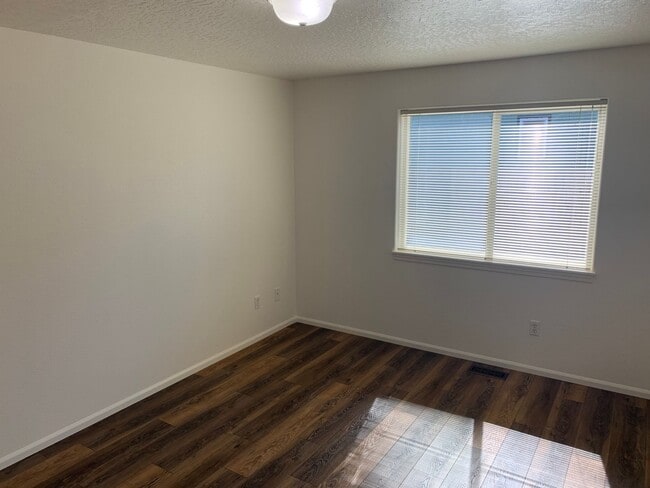 Building Photo - Newly updated 3-bedroom, 2-bathroom duplex...