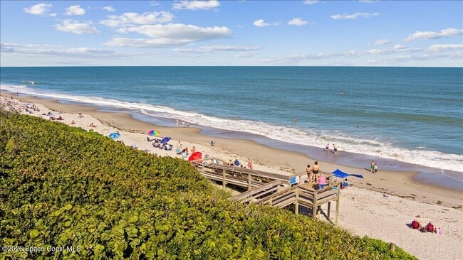 Building Photo - 790 Palm Dr