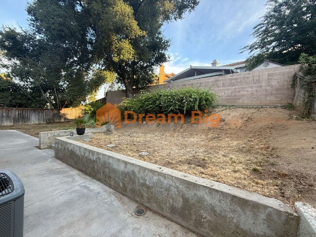 Building Photo - 1585 Stoneykirk Dr