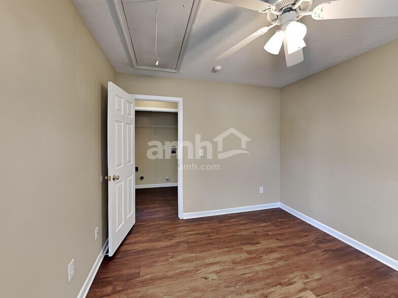 Building Photo - 433 Stoney Run Dr