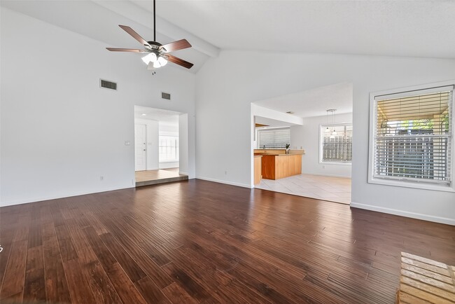 Building Photo - 2307 Brook View Ln