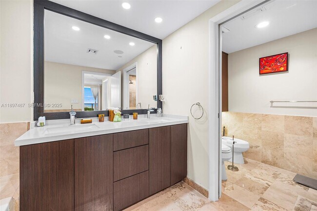 Building Photo - 1455 Ocean Dr