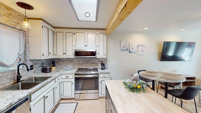 Building Photo - Vista Del Sur