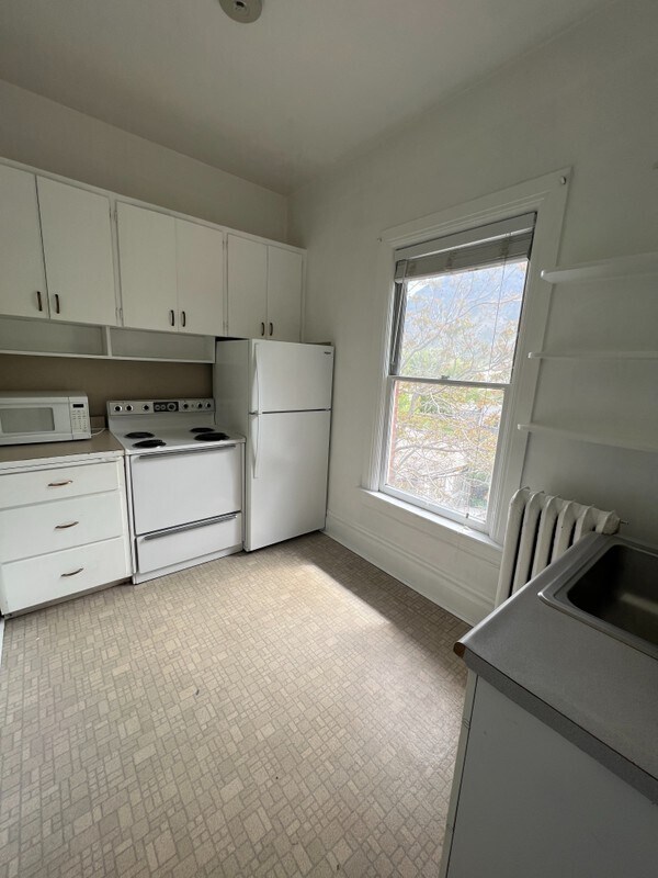 Building Photo - 115 E 200 N