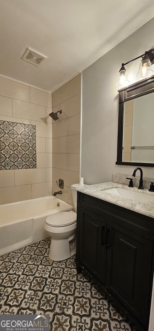 Building Photo - 2292 Chestnut Hill Cir