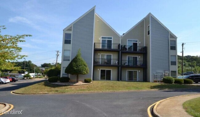 Primary Photo - 1360 Hunters Rd