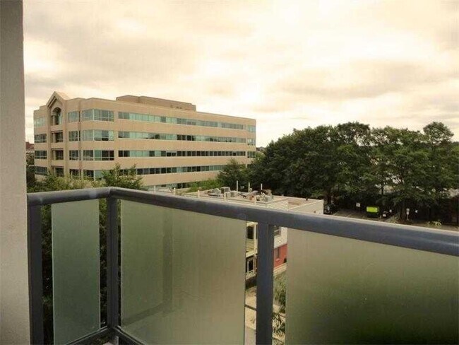 Building Photo - 335 W Ponce de Leon Ave