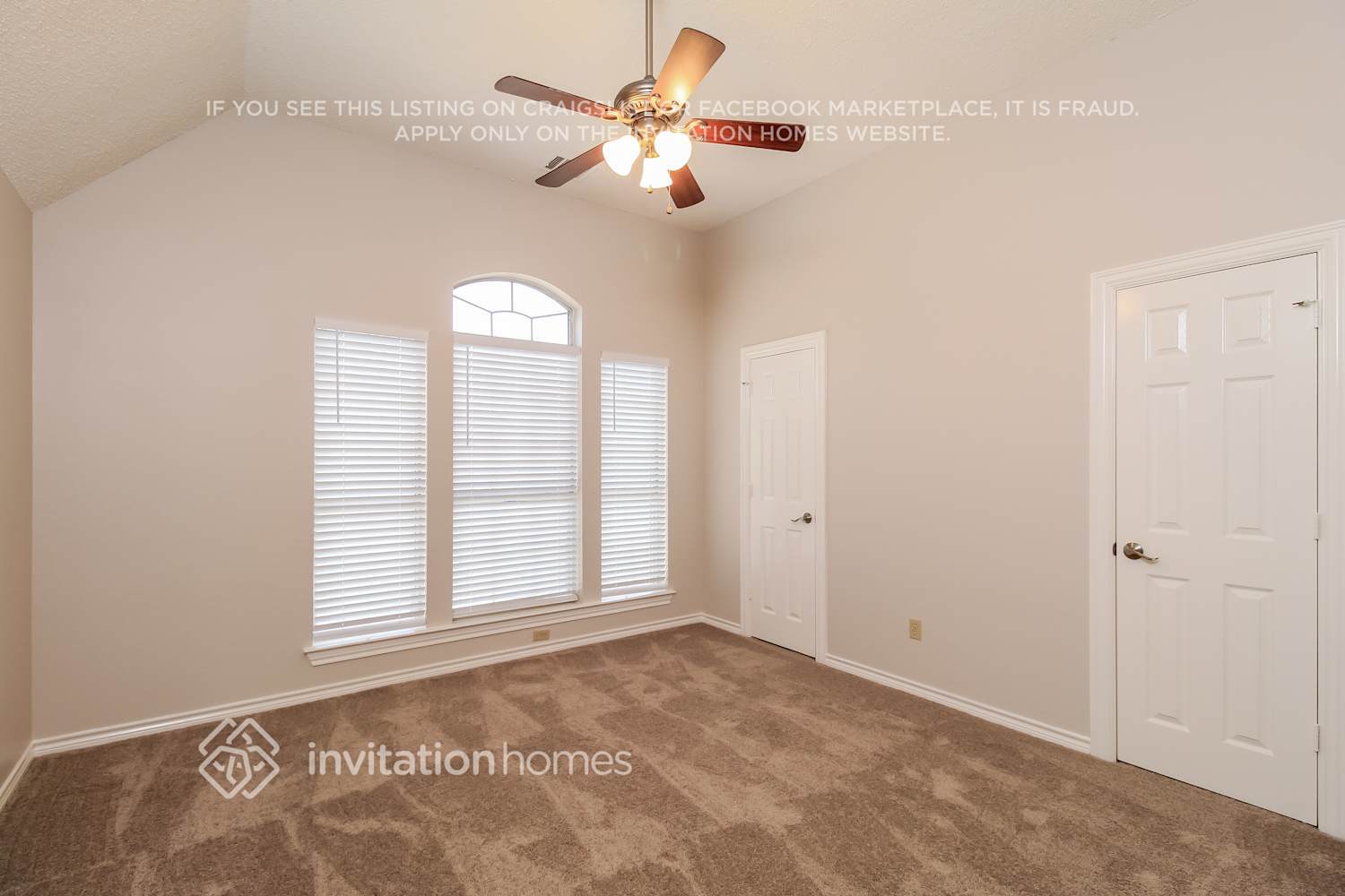 Building Photo - 18749 Vista Del Sol