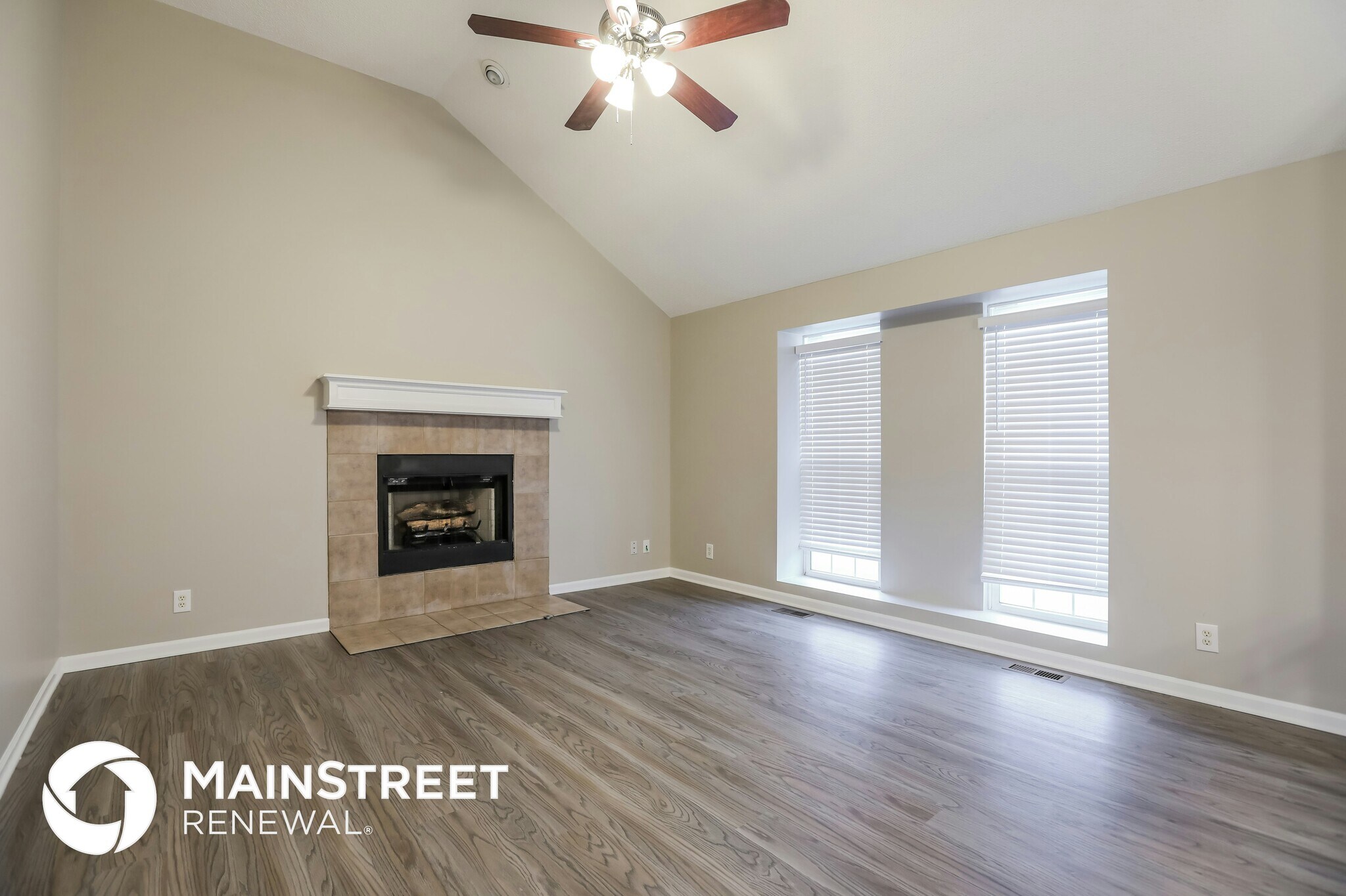 Building Photo - 1702 Briarwood Ln