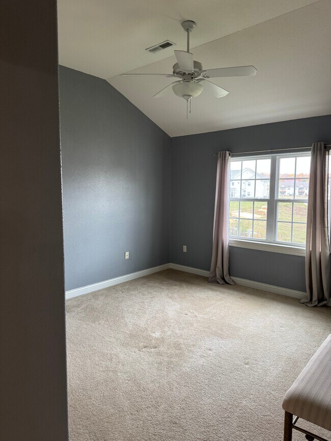 Building Photo - 1850 Stoney Ln