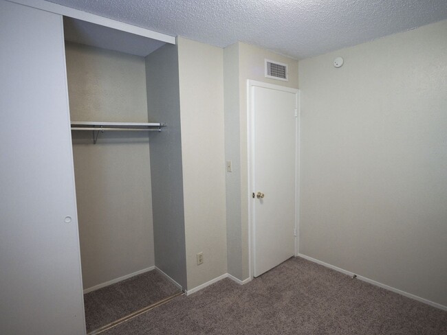 Building Photo - Amazing Austin 3 bedroom condo!