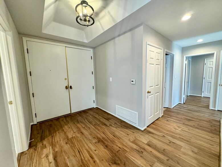 Building Photo - 1930 S Beverly Glen Blvd