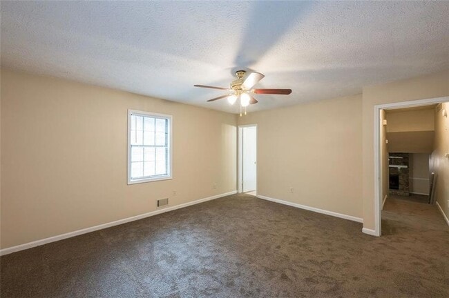 Building Photo - 3038 Courtney Dr